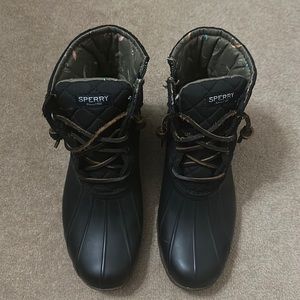 Used women’s sperry duck boots women’s size 8.5